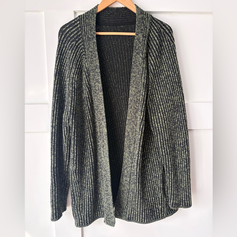 Lululemon • Cotton-Cashmere Blend Sweater Wrap •
Size 10 - Picture 3 of 7
